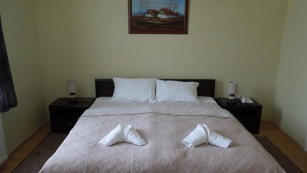 65372041_2327466240640695_146552225534050304_o