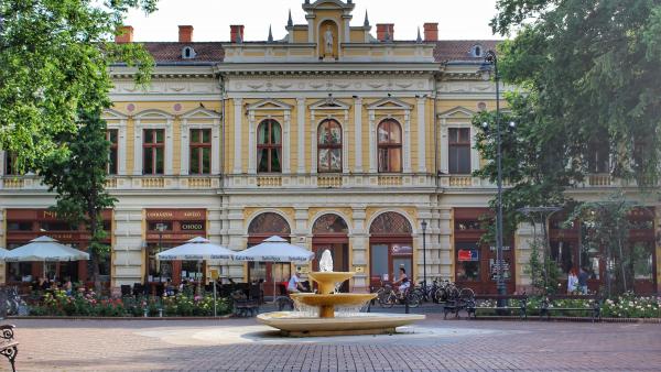 Önkormányzati bérpalota