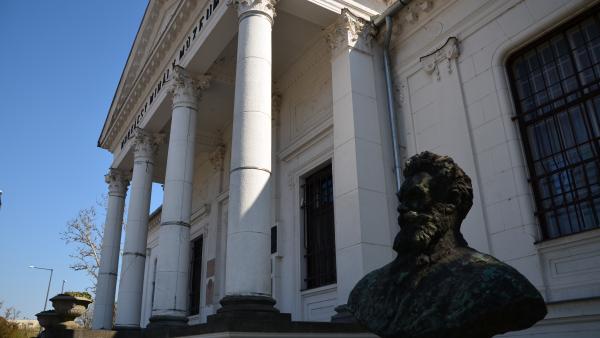 munkácsy mellszobor