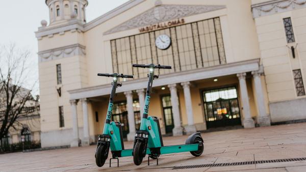 Közösségi elektromos rollerek