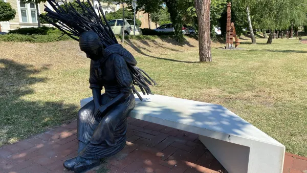 Rőzsehordő_szobor3