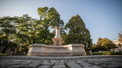 Halászlány_szobor